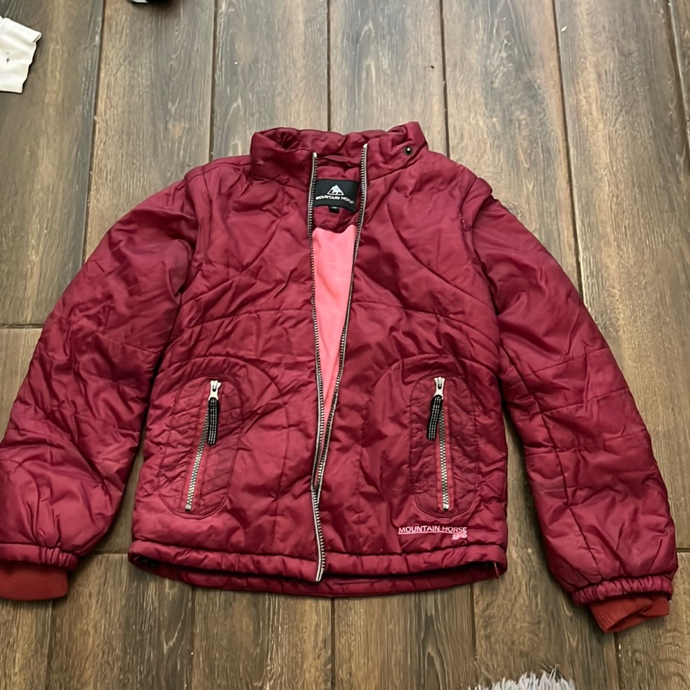 Dark pink mountain horse zip up jacket missing hood, that snaps on